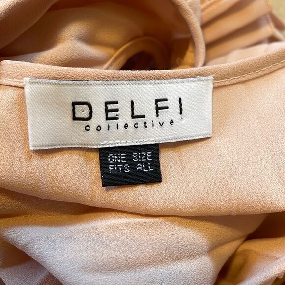 Delfi Collective Monica Pleated Cold Shoulder Midi Dress - Picture 6 of 8